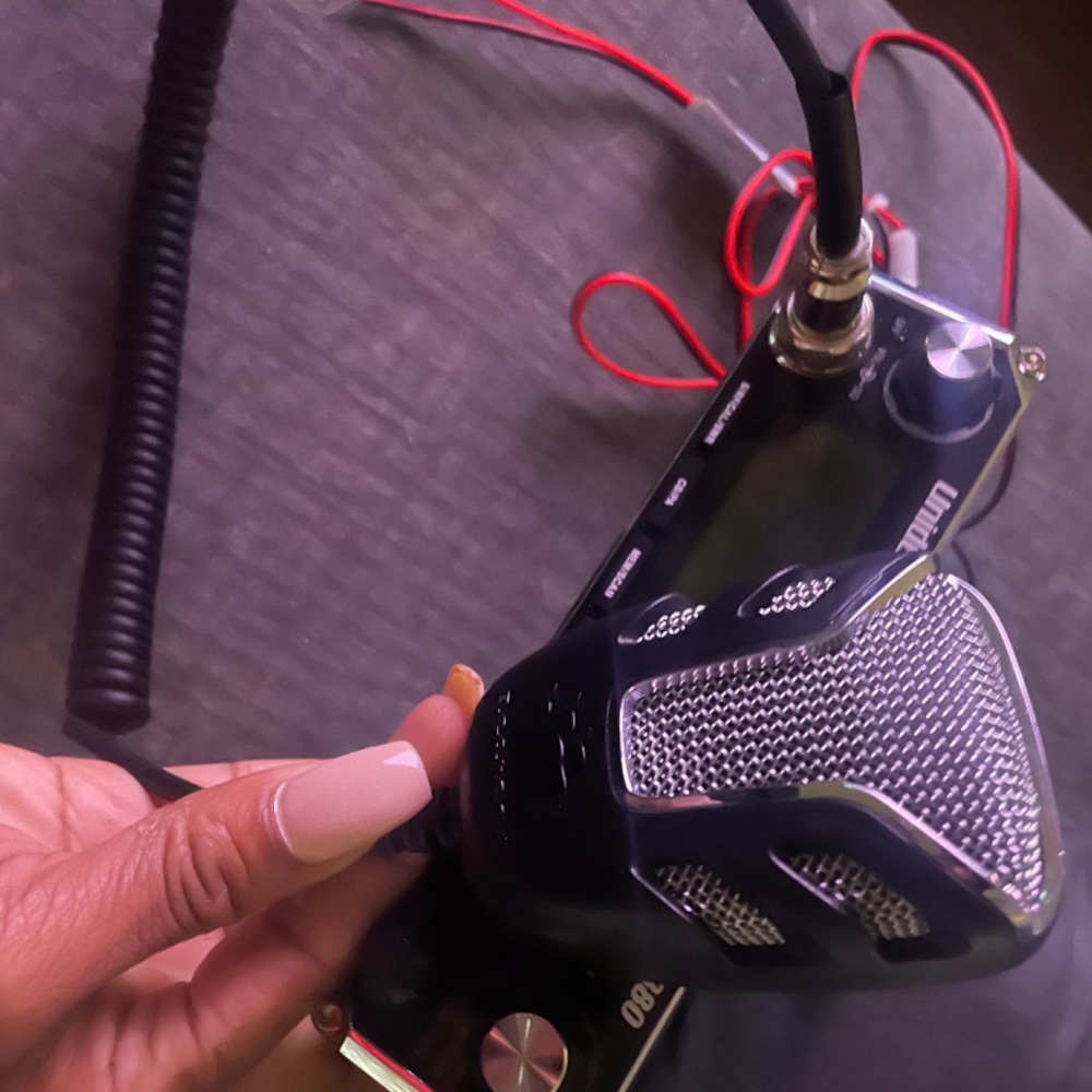 CB RADIO - Picture 4 of 4